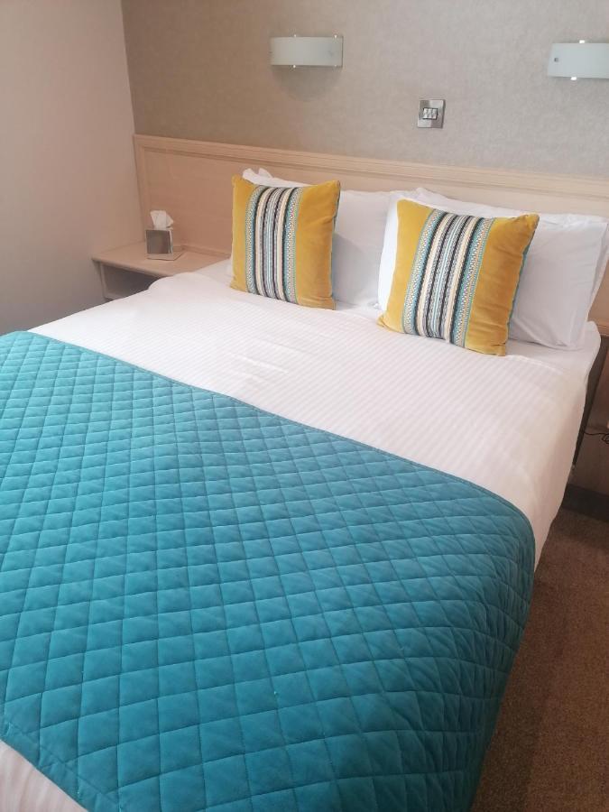 The Lodge Hotel Coleraine Bagian luar foto