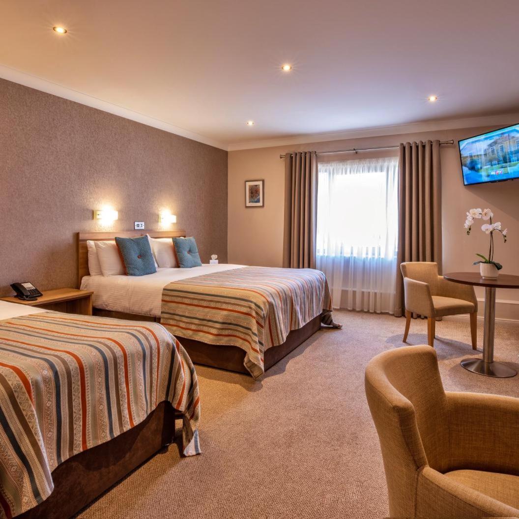 The Lodge Hotel Coleraine Bagian luar foto