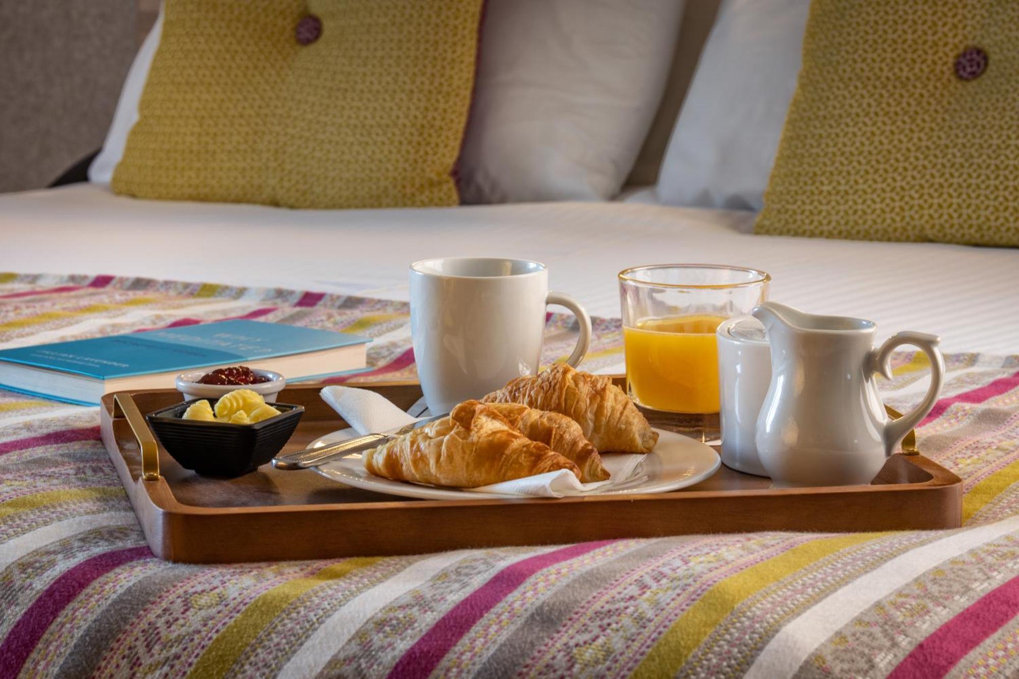 The Lodge Hotel Coleraine Bagian luar foto