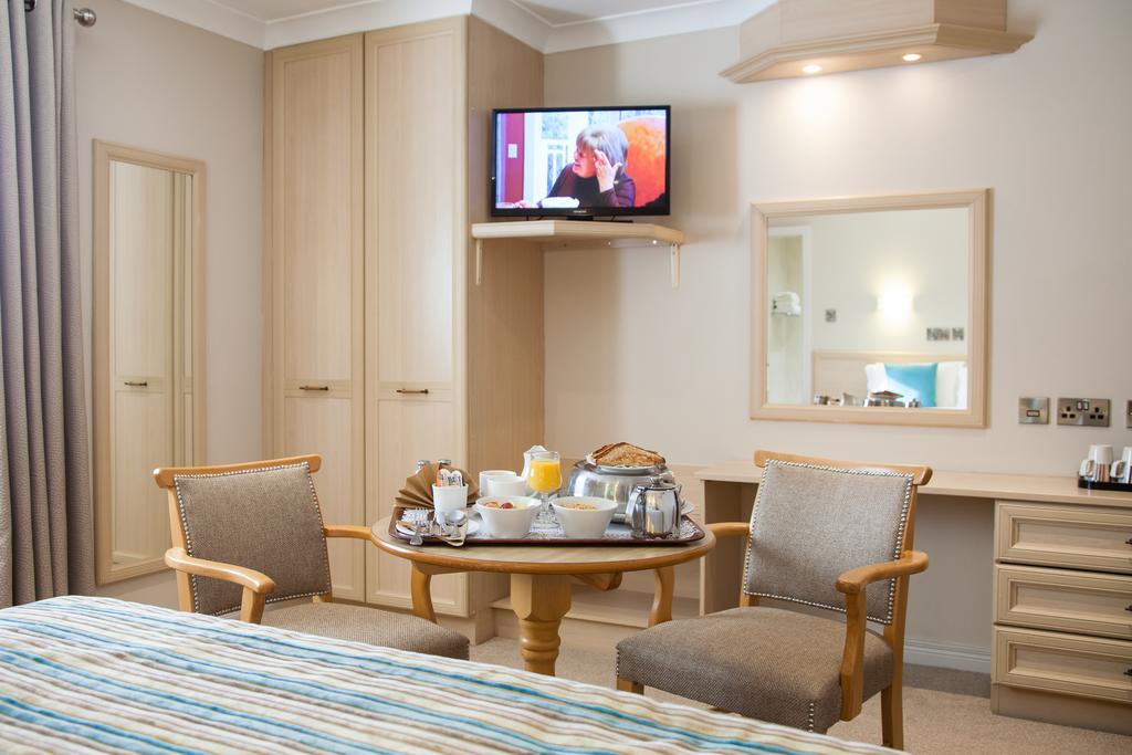 The Lodge Hotel Coleraine Bagian luar foto
