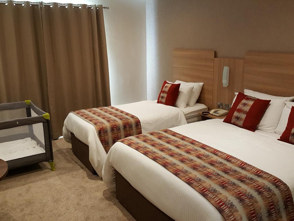 The Lodge Hotel Coleraine Bagian luar foto