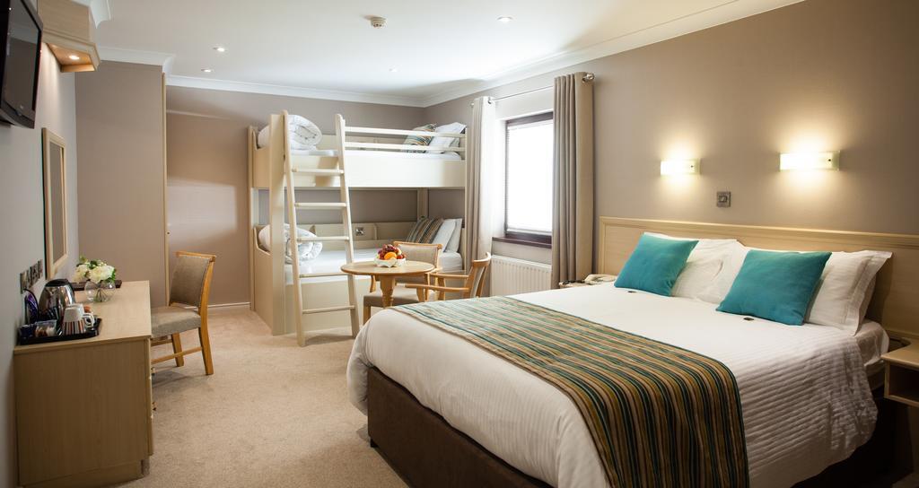 The Lodge Hotel Coleraine Bagian luar foto