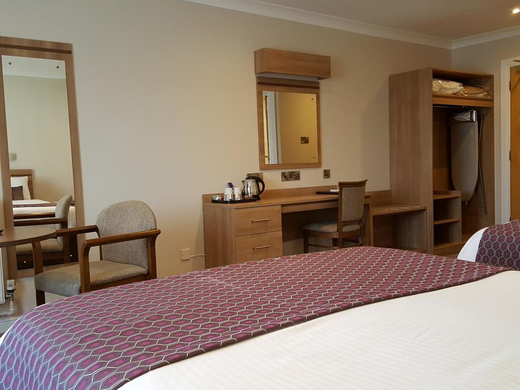 The Lodge Hotel Coleraine Bagian luar foto