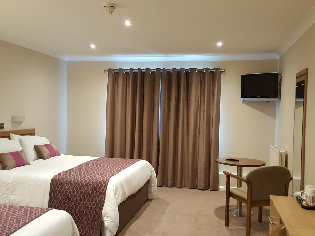 The Lodge Hotel Coleraine Bagian luar foto