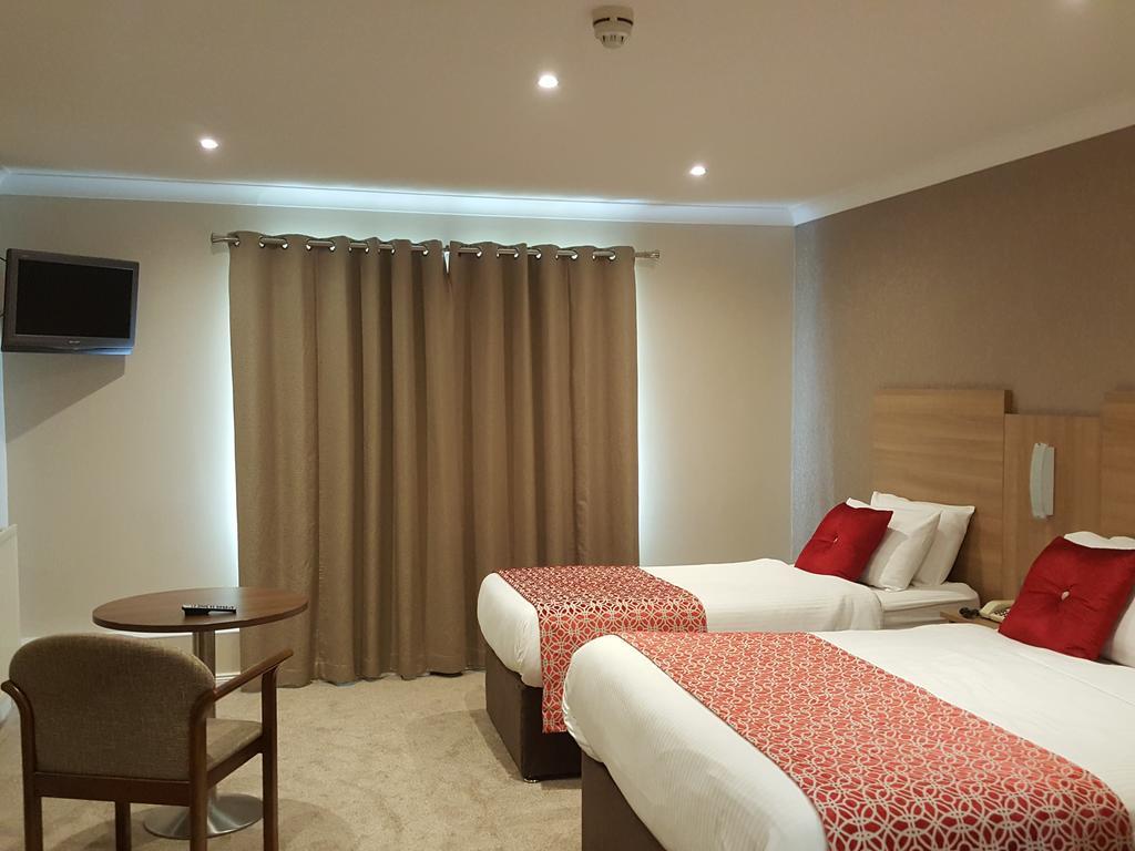 The Lodge Hotel Coleraine Bagian luar foto