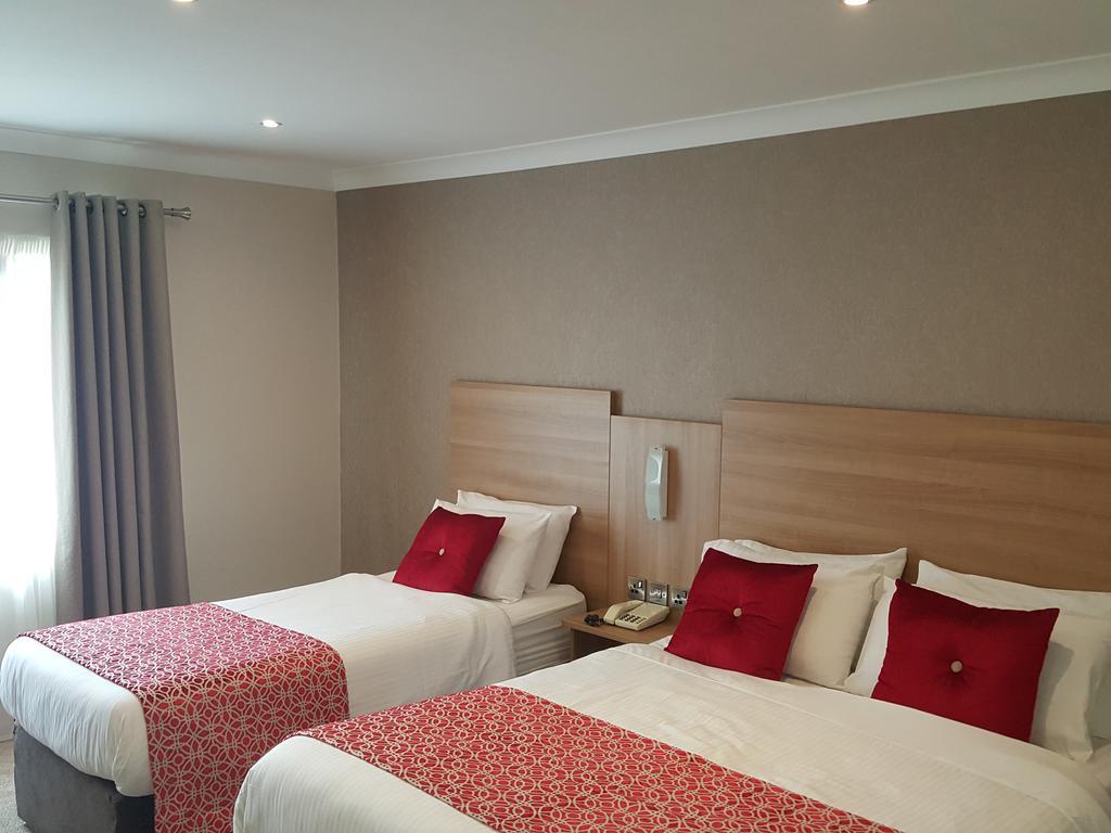The Lodge Hotel Coleraine Bagian luar foto