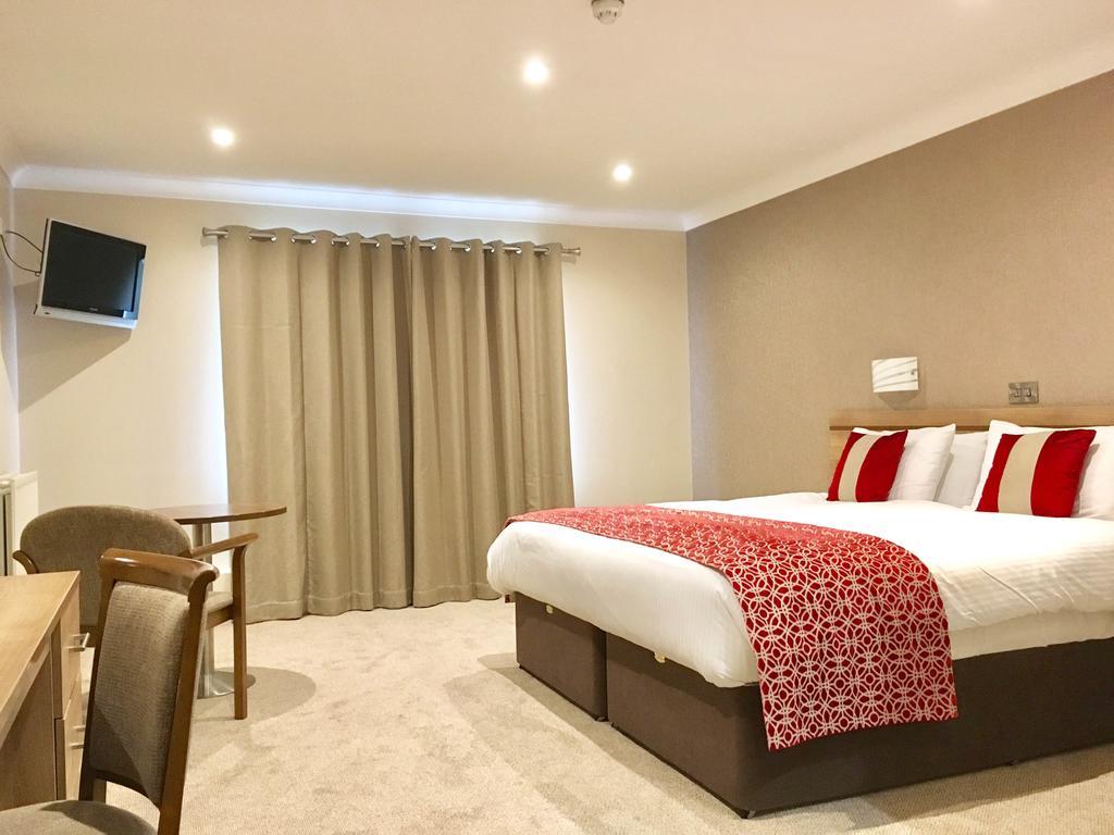 The Lodge Hotel Coleraine Bagian luar foto