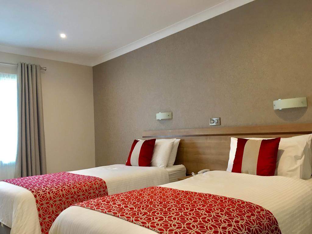 The Lodge Hotel Coleraine Bagian luar foto